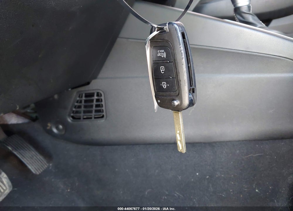 2021 HYUNDAI VENUE SE VIN: KMHRB8A37MU067939