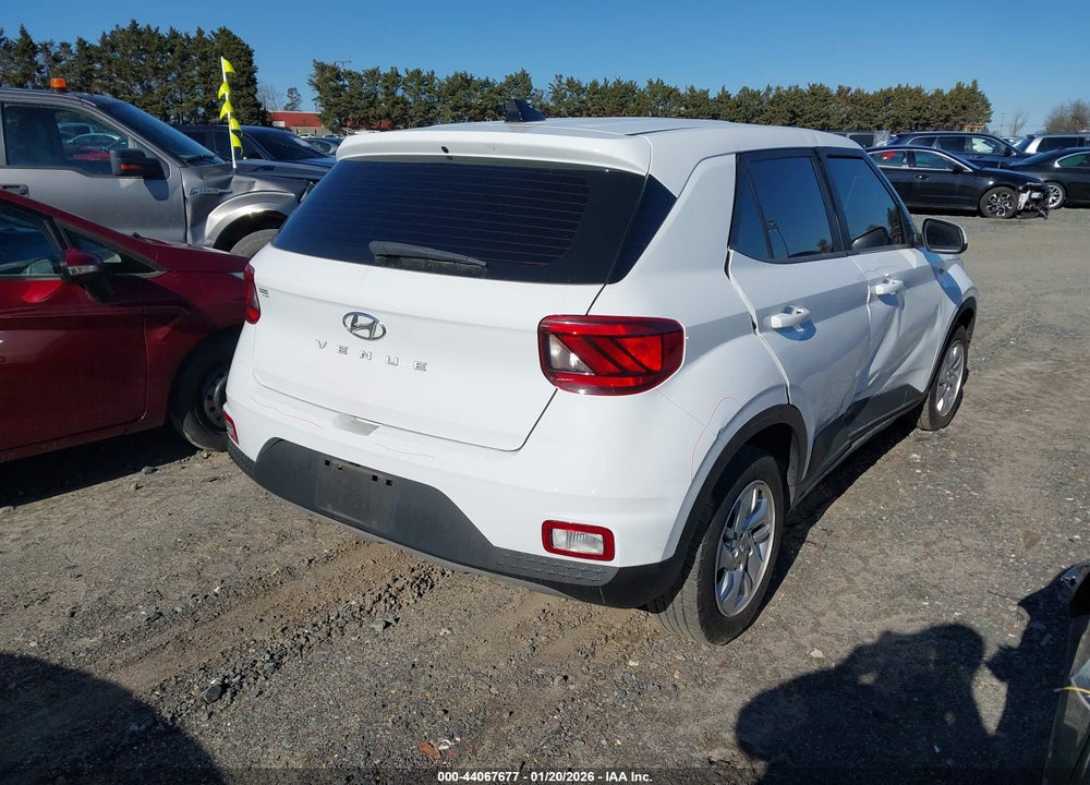2021 HYUNDAI VENUE SE VIN: KMHRB8A37MU067939
