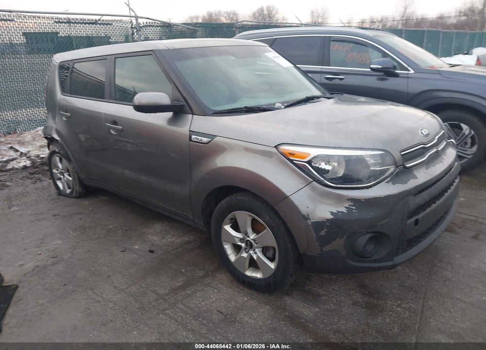 2018 KIA SOUL VIN: KNDJN2A27J7573763