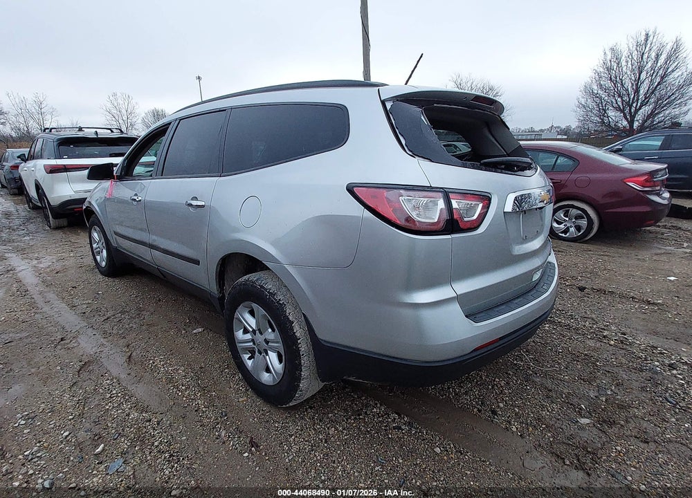 2015 CHEVROLET TRAVERSE LS VIN: 1GNKRFED4FJ121704