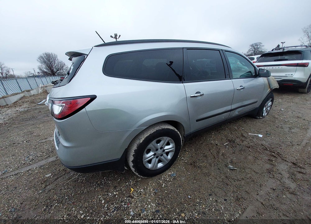 2015 CHEVROLET TRAVERSE LS VIN: 1GNKRFED4FJ121704