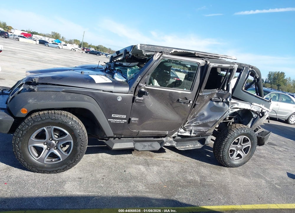 2016 JEEP WRANGLER UNLIMITED SPORT VIN: 1C4BJWDG1GL338452