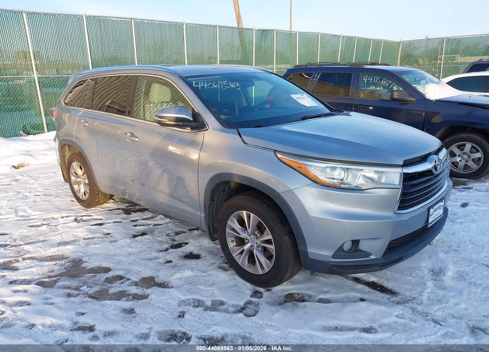 2015 TOYOTA HIGHLANDER XLE V6 VIN: 5TDJKRFHXFS179881