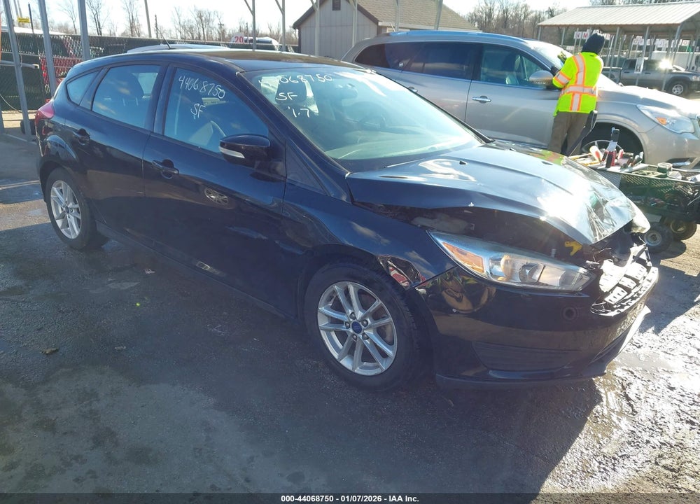 2018 FORD FOCUS SE VIN: 1FADP3K23JL319816