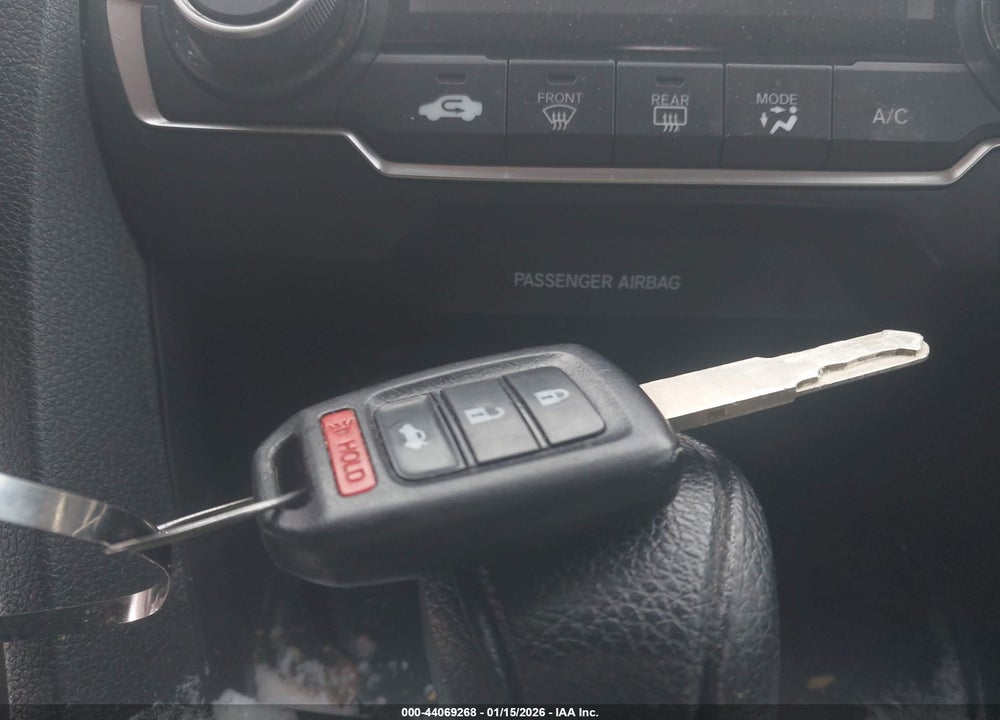 2019 HONDA CIVIC LX VIN: 2HGFC2F65KH599390