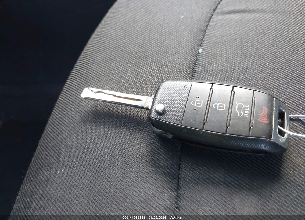 2019 KIA SOUL + VIN: KNDJP3A57K7673860