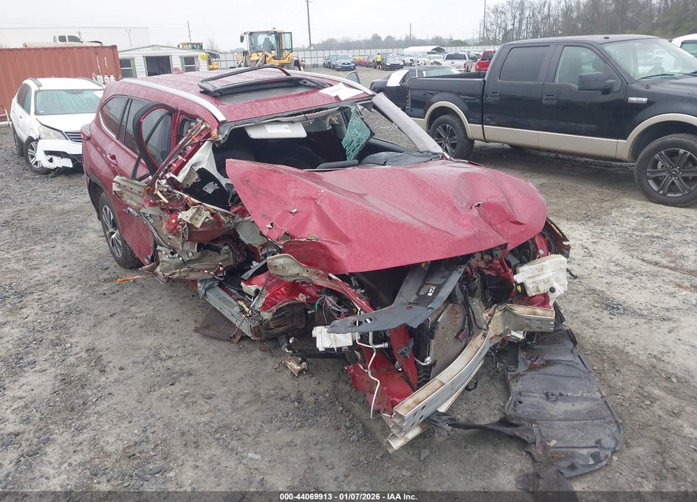 2022 TOYOTA HIGHLANDER XLE VIN: 5TDGZRAH3NS542582