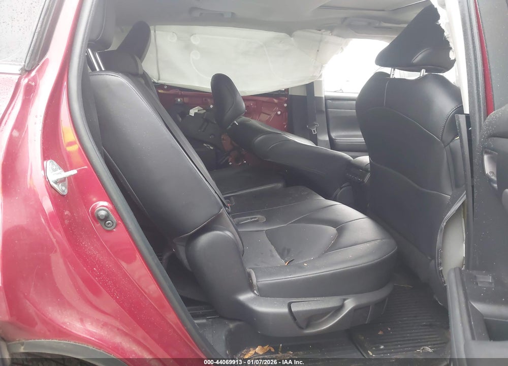 2022 TOYOTA HIGHLANDER XLE VIN: 5TDGZRAH3NS542582