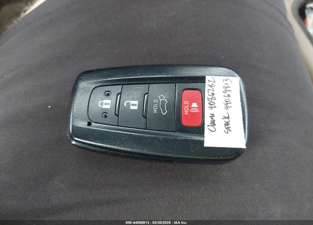 2022 TOYOTA HIGHLANDER XLE VIN: 5TDGZRAH3NS542582