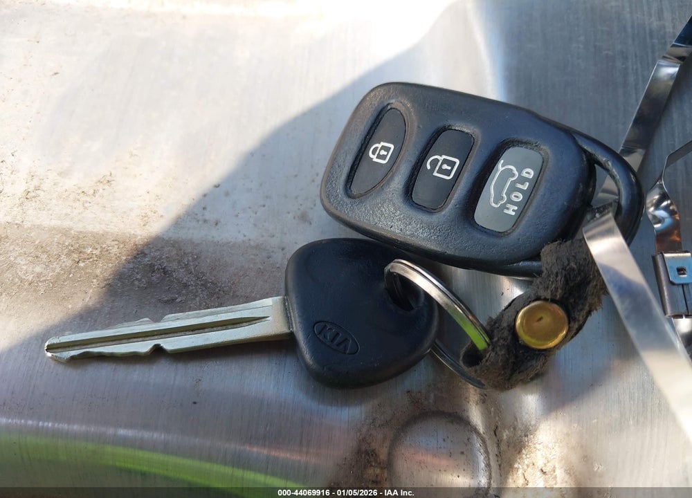 2011 KIA FORTE SX VIN: KNAFW5A39B5390274