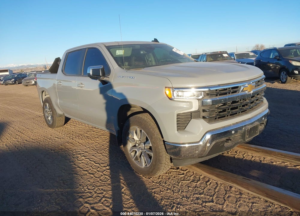 2024 CHEVROLET SILVERADO 1500 4WD  SHORT BED LT VIN: 2GCUDDED8R1213403