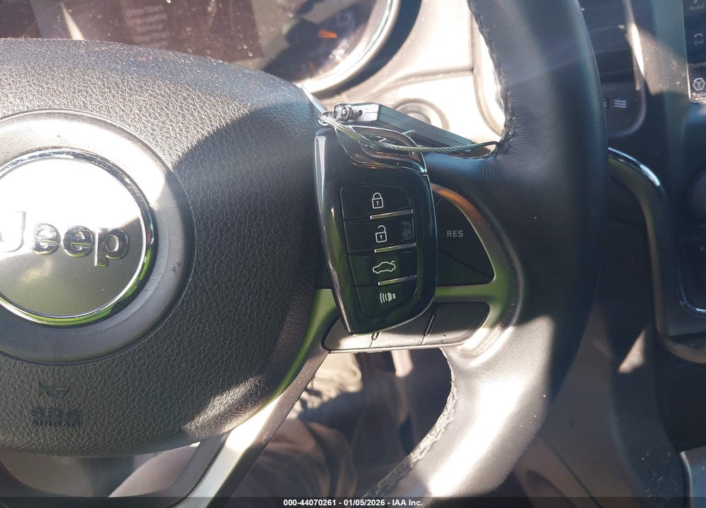 2018 JEEP GRAND CHEROKEE LAREDO 4X4 VIN: 1C4RJFAG8JC180394