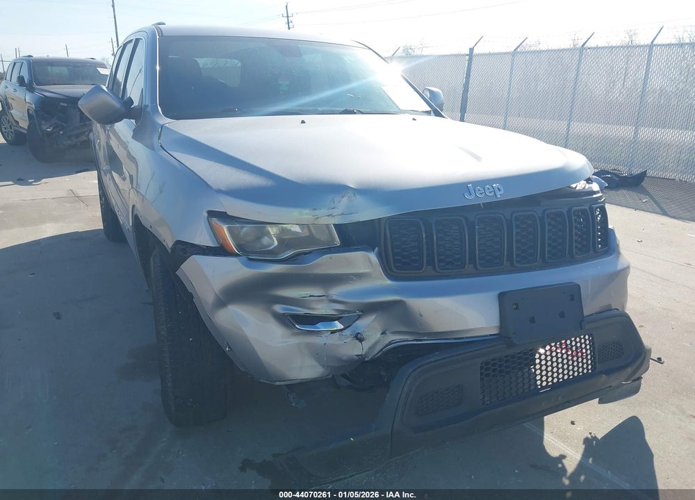 2018 JEEP GRAND CHEROKEE LAREDO 4X4 VIN: 1C4RJFAG8JC180394