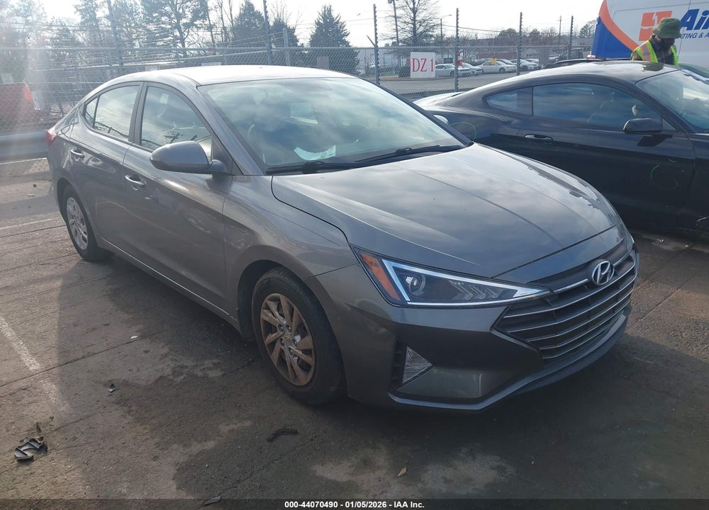2019 HYUNDAI ELANTRA SE VIN: 5NPD74LF1KH495917