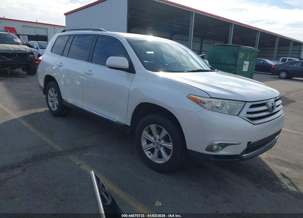 2011 TOYOTA HIGHLANDER SE V6 VIN: 5TDBK3EHXBS075968