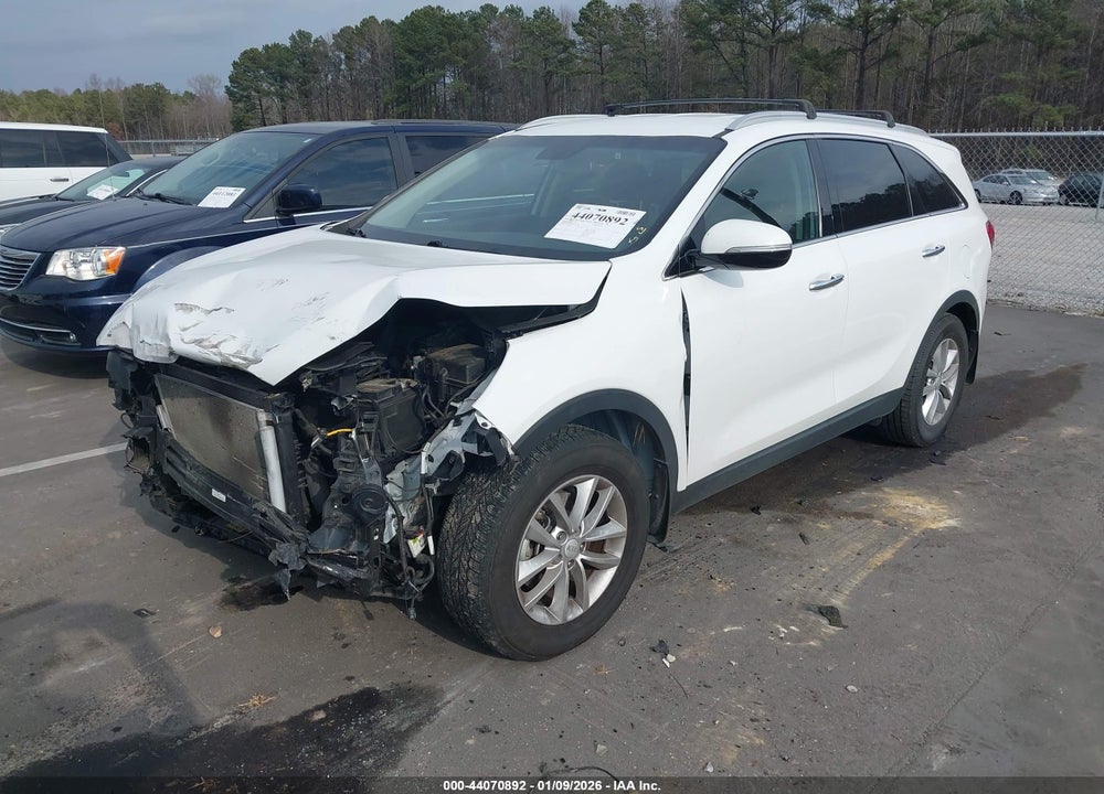 2018 KIA SORENTO 2.4L LX VIN: 5XYPG4A30JG357586