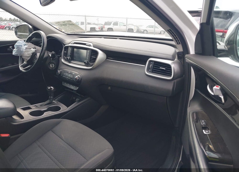 2018 KIA SORENTO 2.4L LX VIN: 5XYPG4A30JG357586