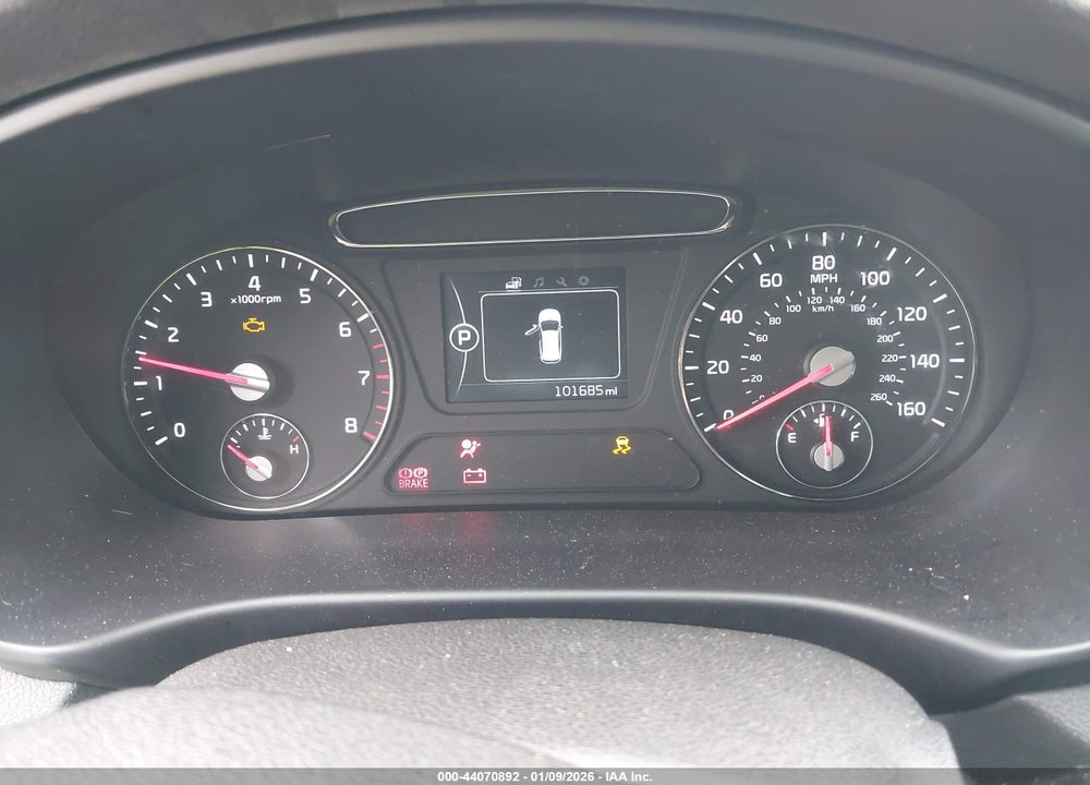 2018 KIA SORENTO 2.4L LX VIN: 5XYPG4A30JG357586