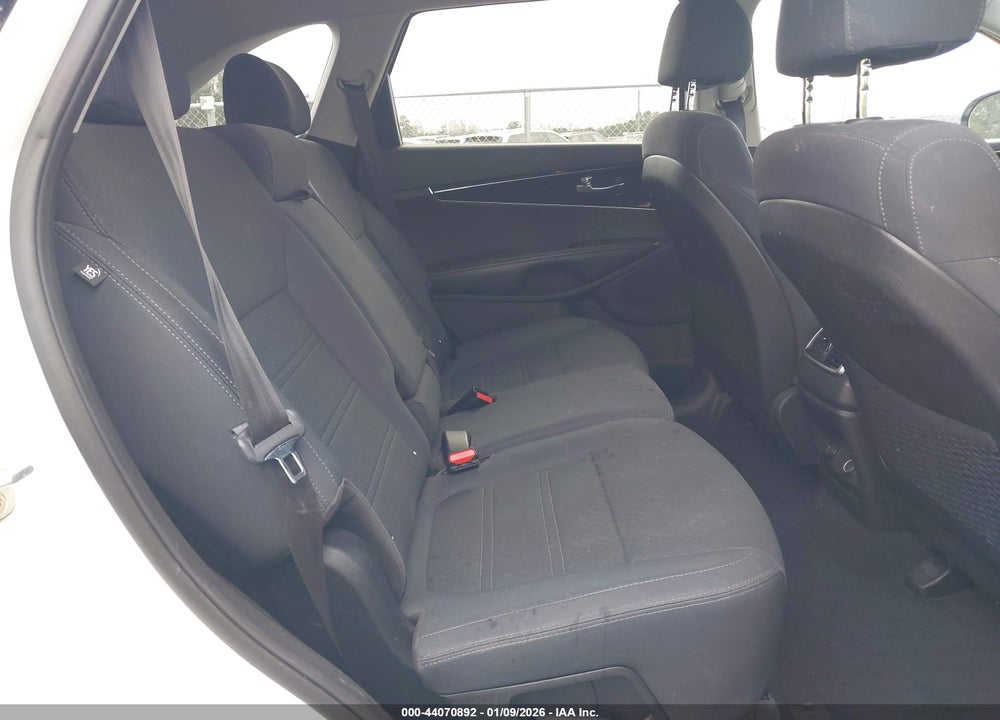 2018 KIA SORENTO 2.4L LX VIN: 5XYPG4A30JG357586