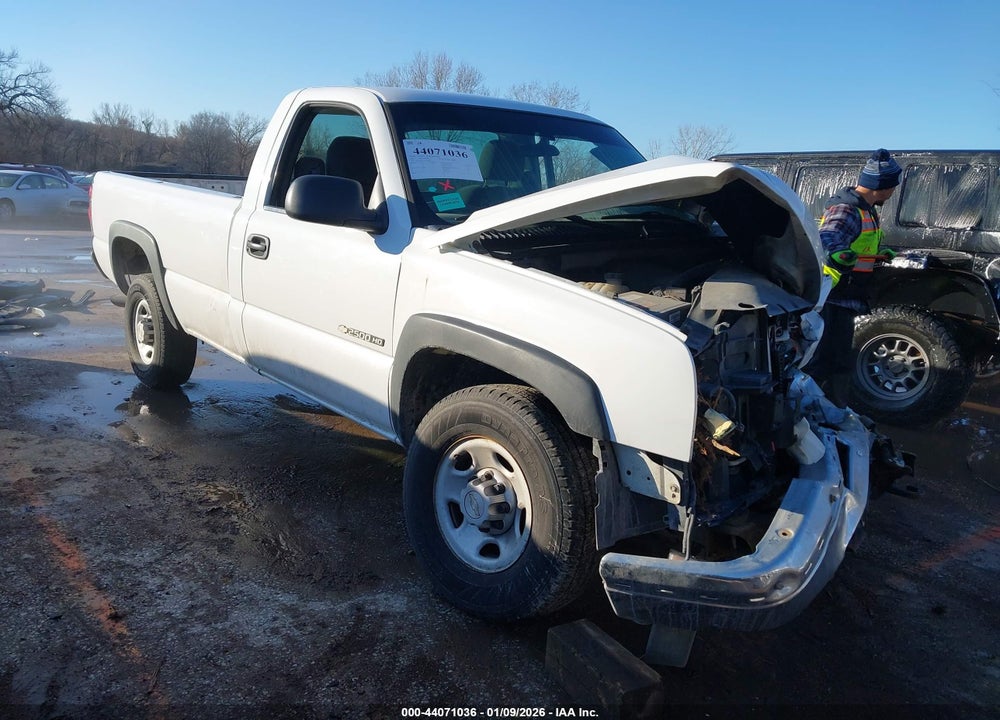 2007 CHEVROLET SILVERADO 2500HD CLASSIC WORK TRUCK VIN: 1GCHC24U67E101897