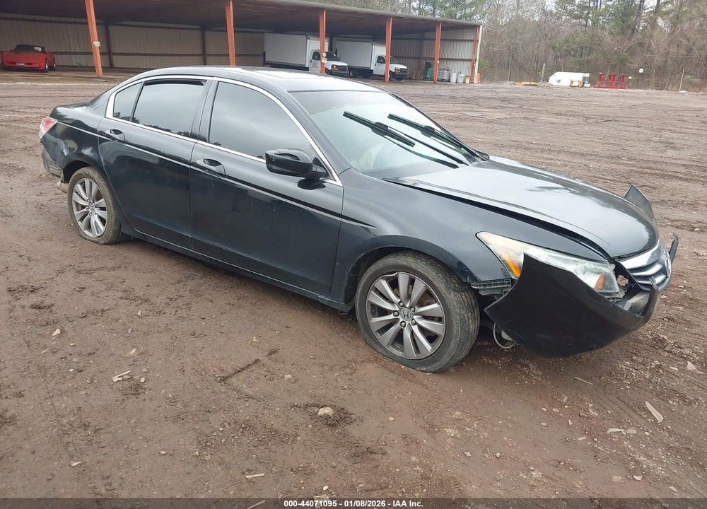 2011 HONDA ACCORD 2.4 EX-L VIN: 1HGCP2F83BA110895