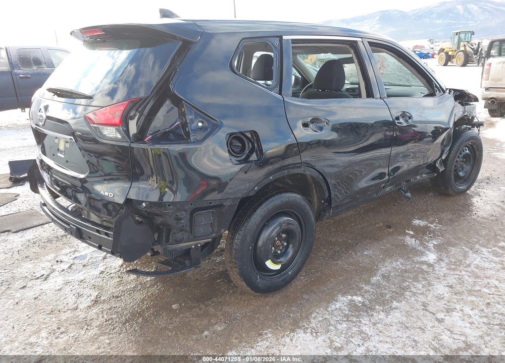 2017 NISSAN ROGUE S VIN: JN8AT2MV4HW021167