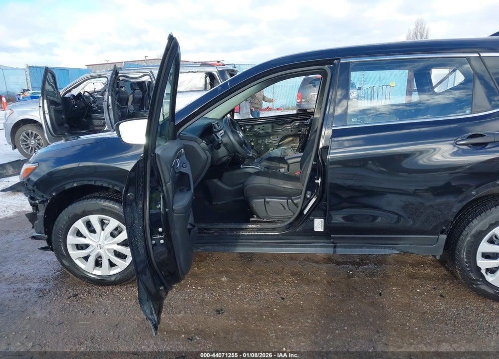 2017 NISSAN ROGUE S VIN: JN8AT2MV4HW021167