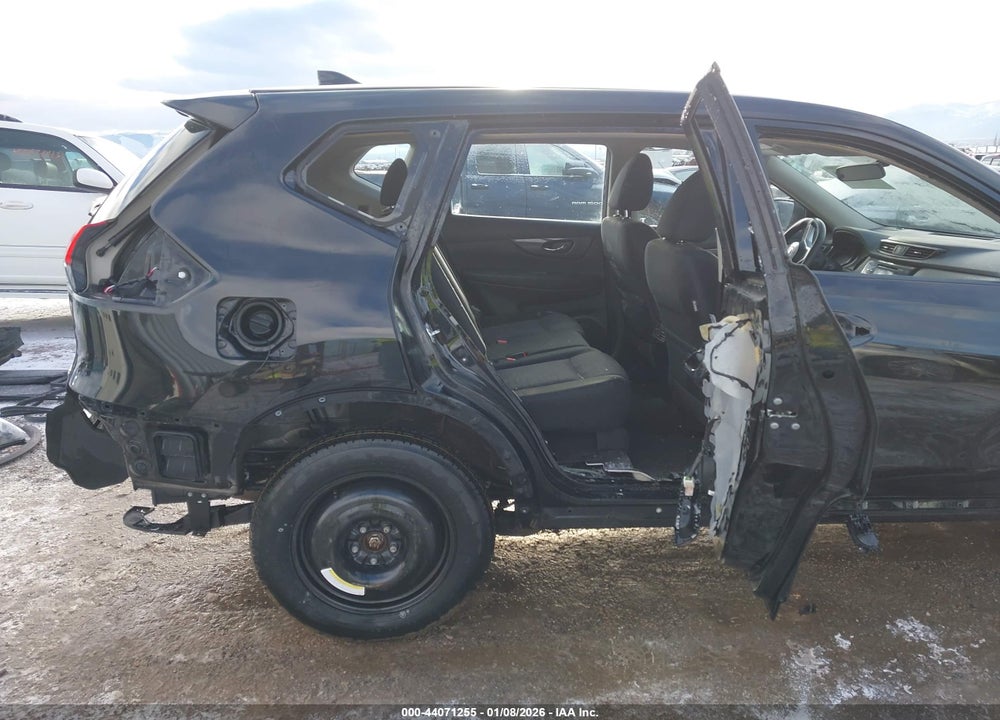 2017 NISSAN ROGUE S VIN: JN8AT2MV4HW021167