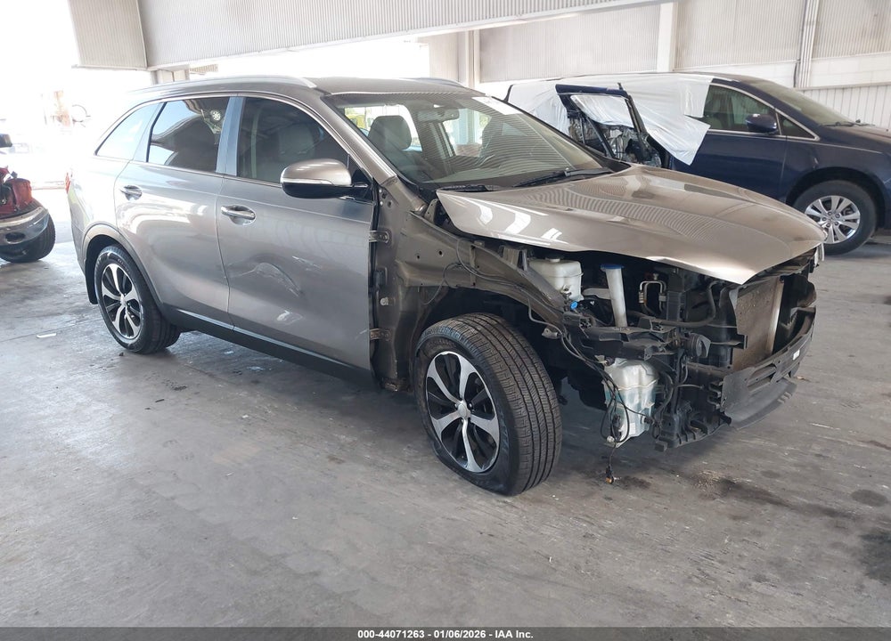 2016 KIA SORENTO 2.0T EX VIN: 5XYPH4A1XGG125470