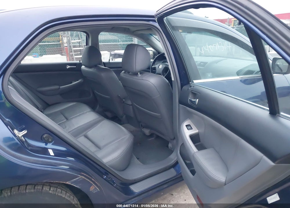 2004 HONDA ACCORD 3.0 EX VIN: 1HGCM665X4A032432