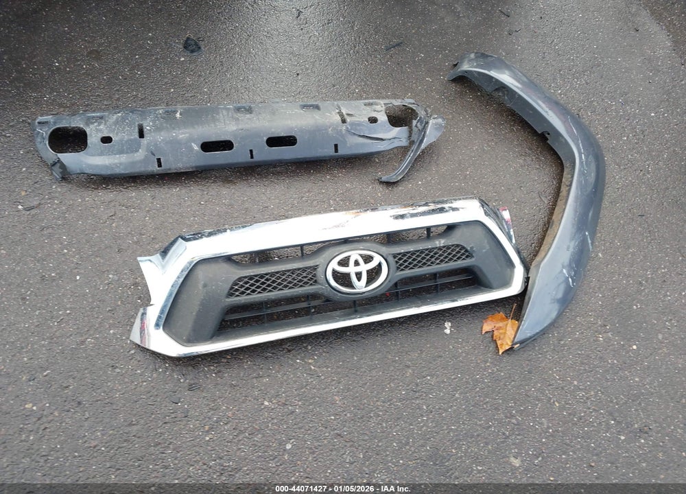 2015 TOYOTA TACOMA BASE V6 VIN: 3TMLU4EN8FM189919