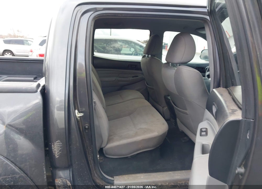2015 TOYOTA TACOMA BASE V6 VIN: 3TMLU4EN8FM189919
