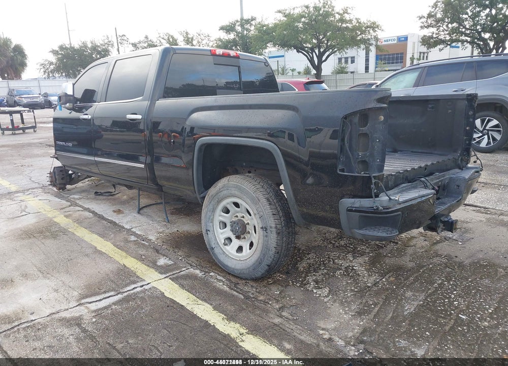 2015 GMC SIERRA 2500HD DENALI VIN: 1GT120E88FF151090