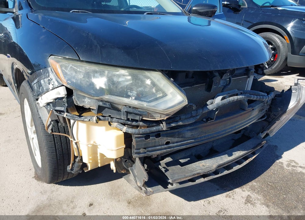 2017 NISSAN ROGUE SV VIN: 5N1AT2MT0HC746529