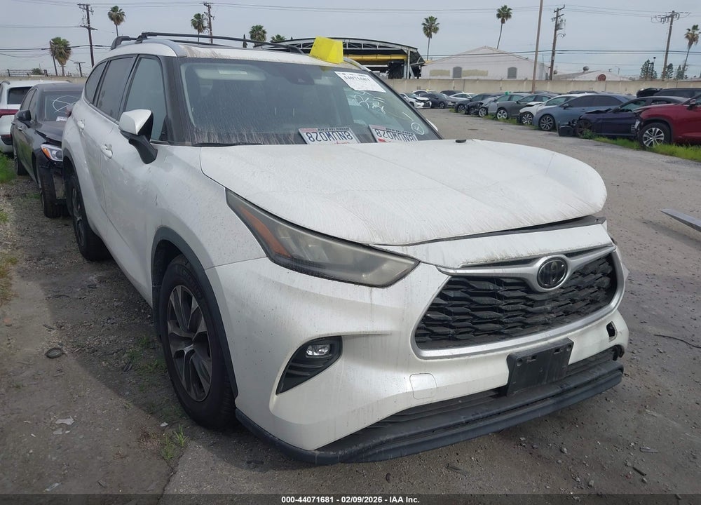 2020 TOYOTA HIGHLANDER XLE VIN: 5TDHZRAH8LS001545