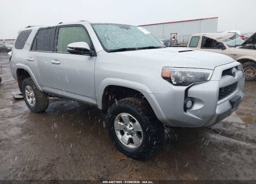 2018 TOYOTA 4RUNNER TRD OFF ROAD PREMIUM VIN: JTEBU5JR5J5567747