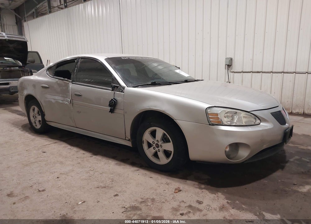 2007 PONTIAC GRAND PRIX VIN: 2G2WP552971174424