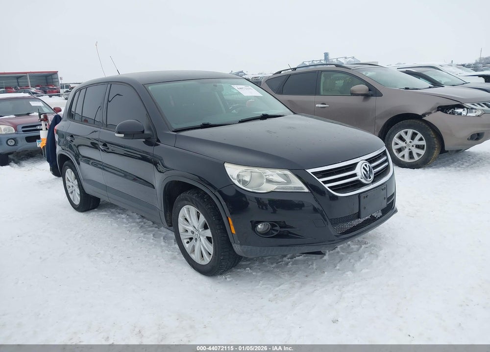 2010 VOLKSWAGEN TIGUAN SE VIN: WVGBV7AX9AW515510