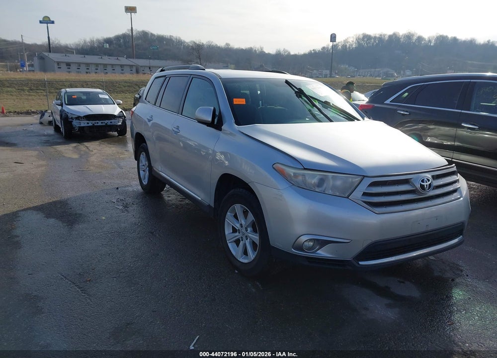 2013 TOYOTA HIGHLANDER BASE PLUS V6 VIN: 5TDBK3EH7DS268839