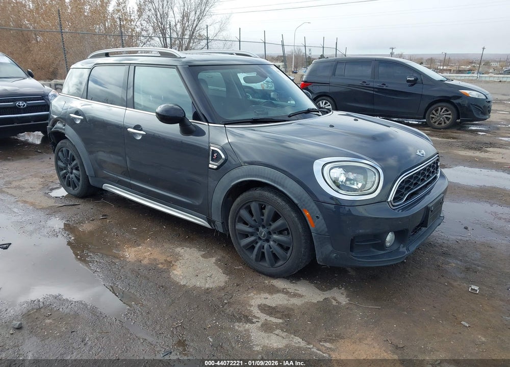 2017 MINI COUNTRYMAN COOPER S VIN: WMZYT3C33H3D98450