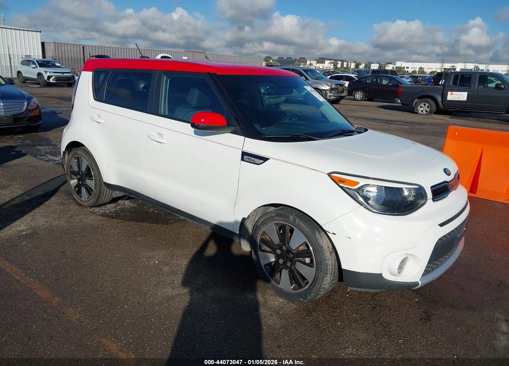 2017 KIA SOUL + VIN: KNDJP3A55H7443064