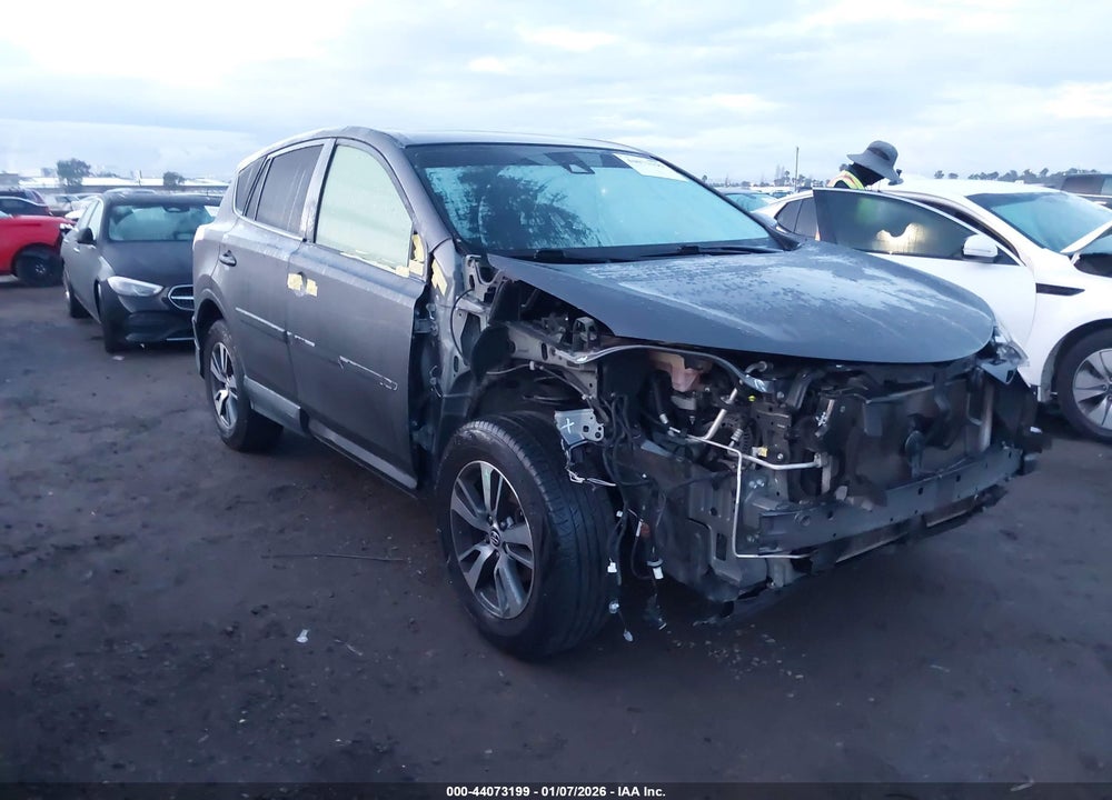 2018 TOYOTA RAV4 XLE VIN: JTMWFREV9JJ169494