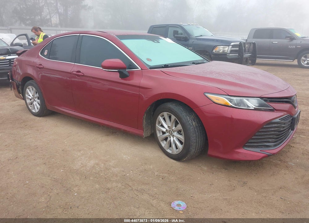 2018 TOYOTA CAMRY LE VIN: 4T1B11HK5JU543108
