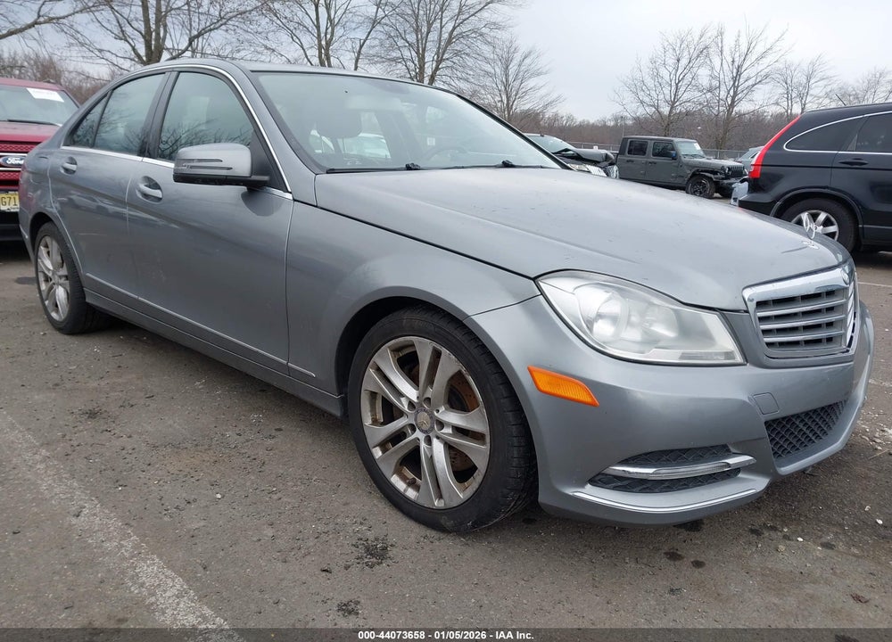 2013 MERCEDES-BENZ C 300 LUXURY 4MATIC VIN: WDDGF8ABXDR243222