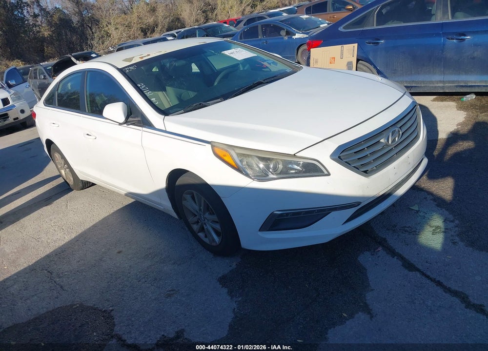 2015 HYUNDAI SONATA 2.4L SE VIN: 5NPE24AF4FH151591