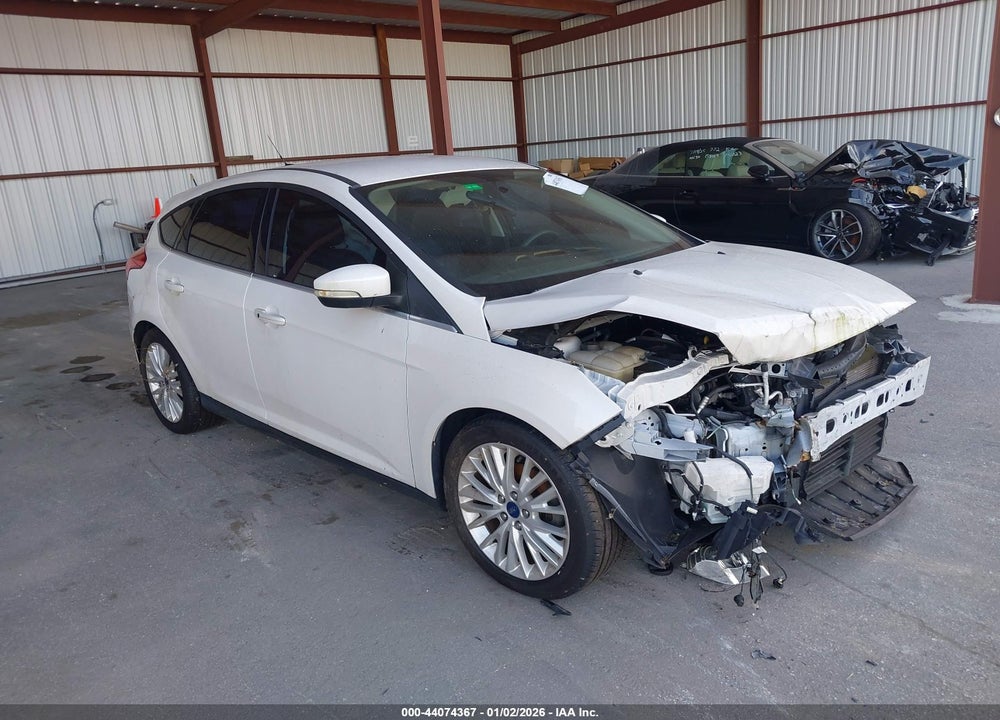 2016 FORD FOCUS TITANIUM VIN: 1FADP3N26GL313772