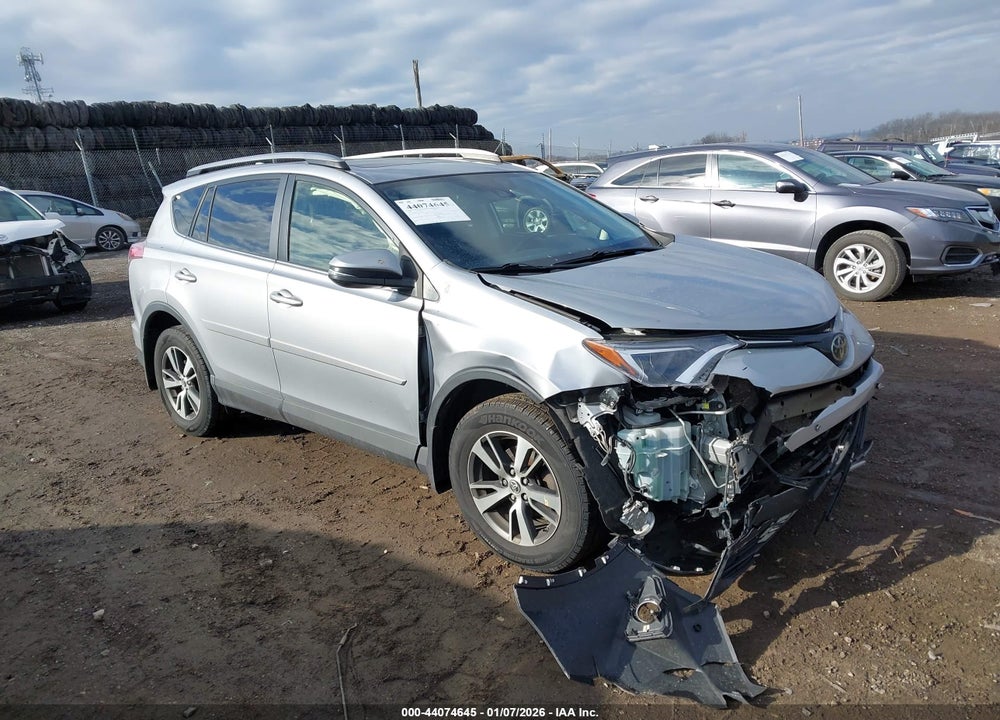 2018 TOYOTA RAV4 XLE VIN: JTMRFREVXJJ190576