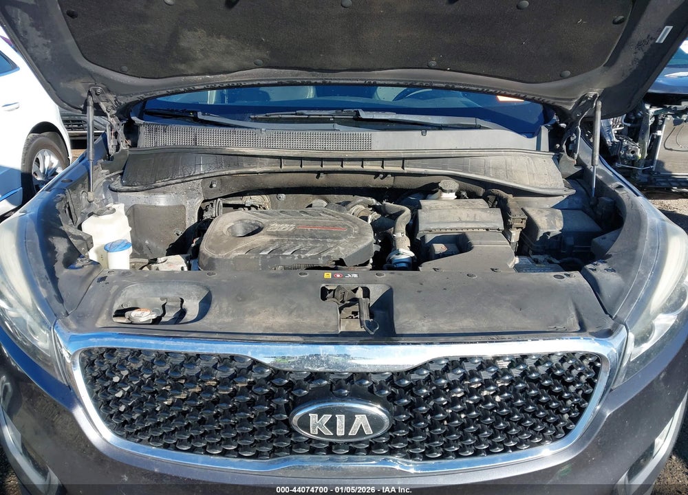 2016 KIA SORENTO 2.0T EX VIN: 5XYPH4A14GG010010