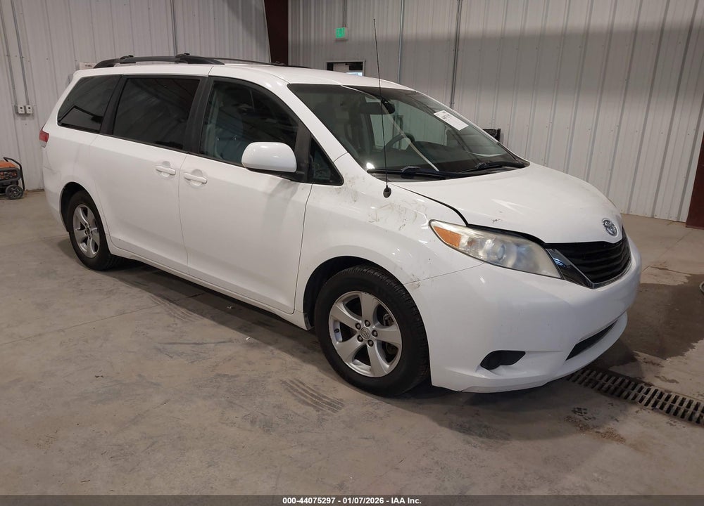 2014 TOYOTA SIENNA LE V6 8 PASSENGER VIN: 5TDKK3DC5ES497981
