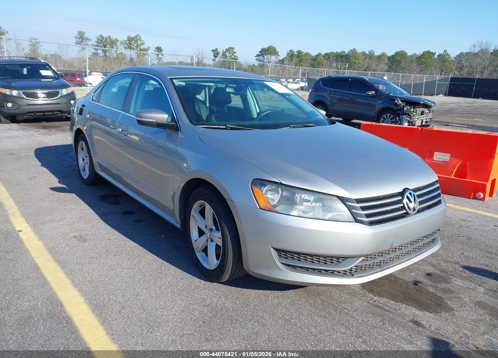 2013 VOLKSWAGEN PASSAT 2.5L SE VIN: 1VWBH7A33DC083427